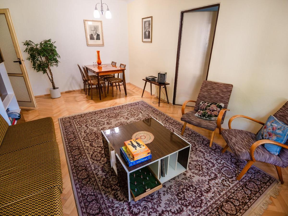Retro Apartment Brezno Esterno foto