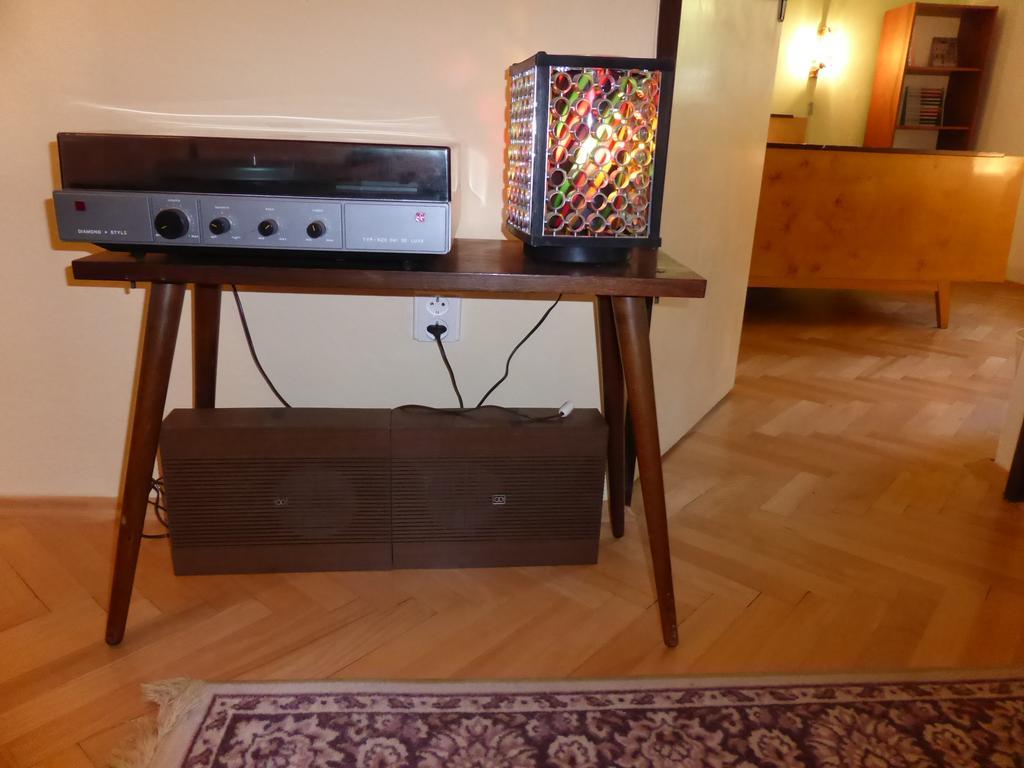 Retro Apartment Brezno Esterno foto
